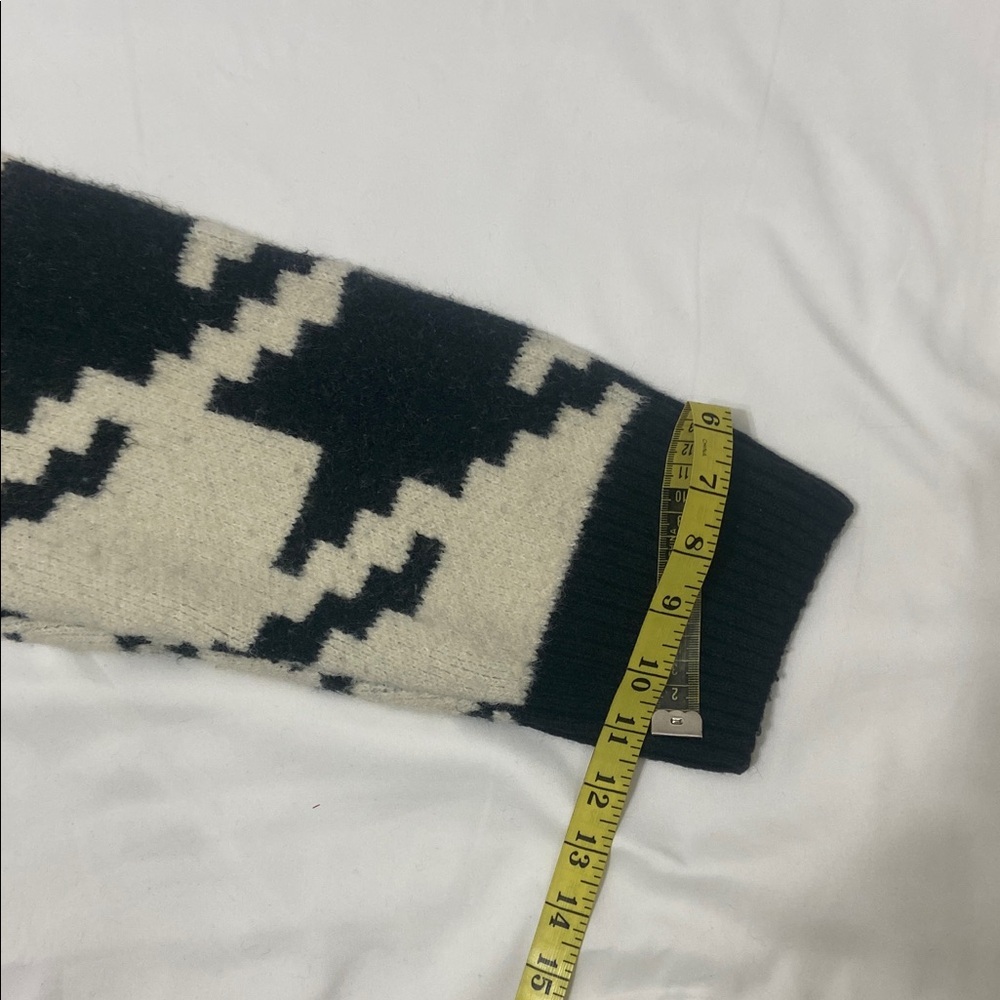 H&M Women’s Black and Cream Long Sleeve Houndstooth Turtleneck Sweater. Size -L - Picture 11 of 14